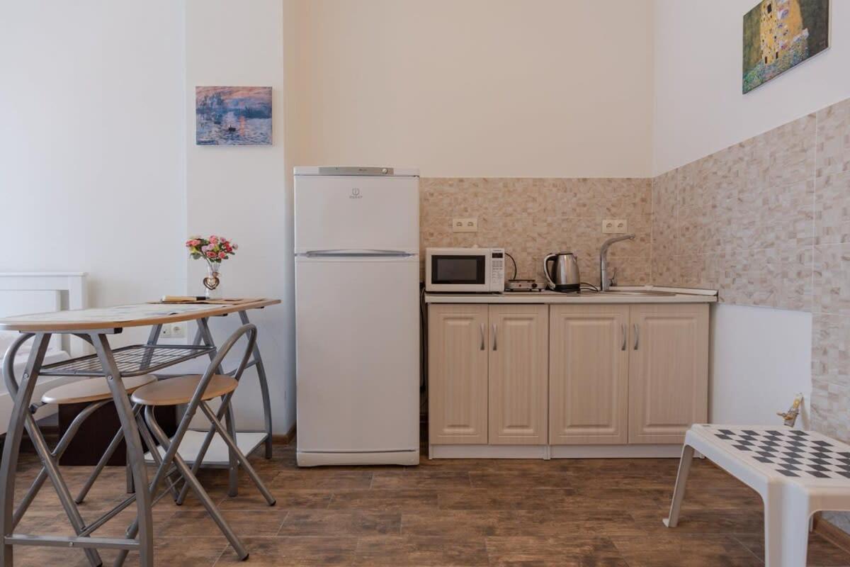 Cozy Studio Apartment In The Heart Of Batum Экстерьер фото